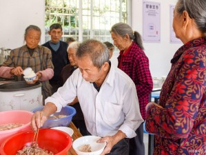 在三老头弄一老妇免费观看的同时，还能享受这些商品介绍